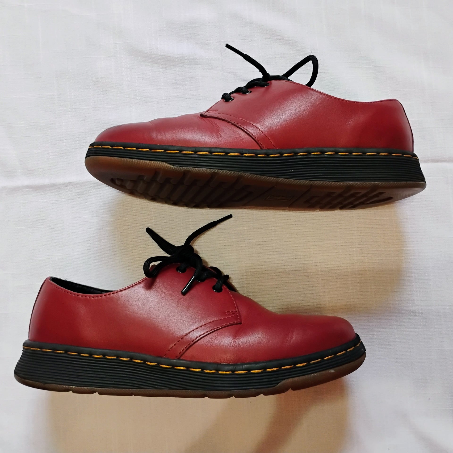 Dr. Martens Cavendish Cherry Red Leather Oxford Shoes SoftWair Low Top Comfort 4