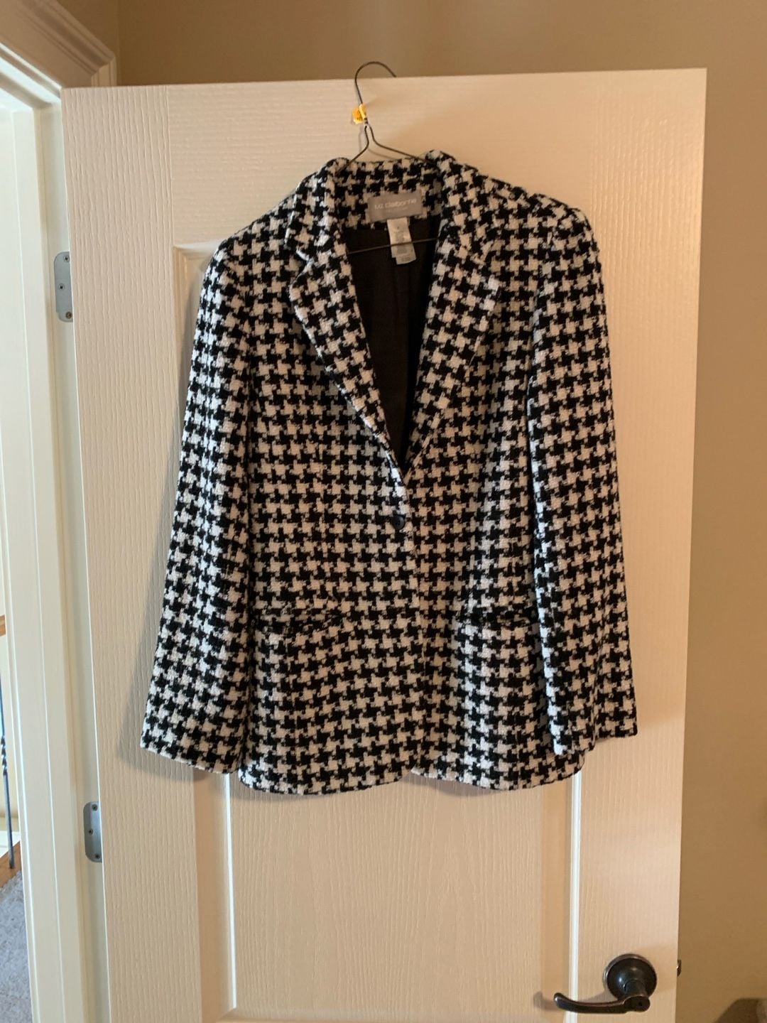 Liz Claiborne Collection Black and White Houndstooth Wool Blend Blazer, Size 8 2