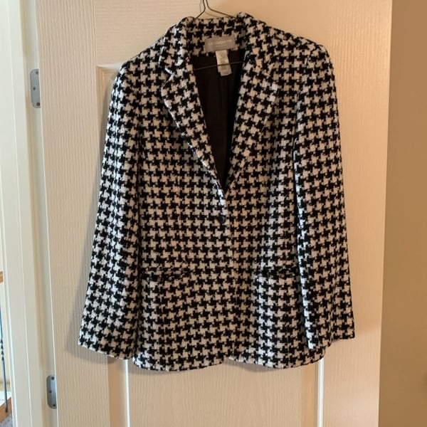 Liz Claiborne Collection Black and White Houndstooth Wool Blend Blazer, Size 8