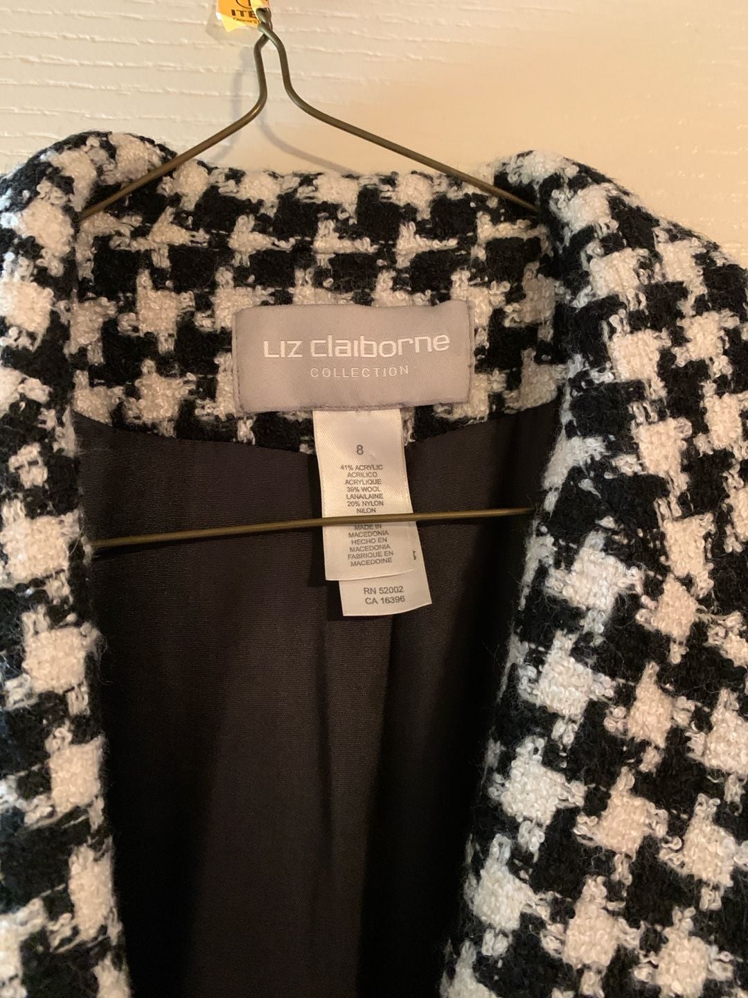 Liz Claiborne Collection Black and White Houndstooth Wool Blend Blazer, Size 8 3