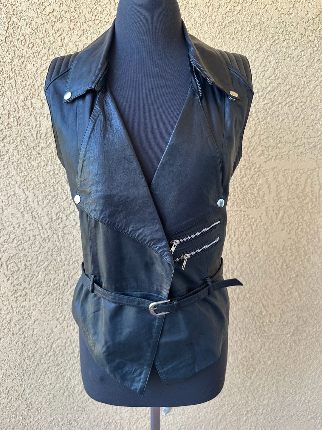 Skingraft Black Leather Moto Vest with Belt and Quilted Shoulders Size M 2
