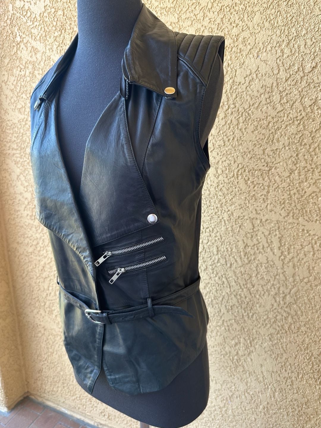 Skingraft Black Leather Moto Vest with Belt and Quilted Shoulders Size M 5