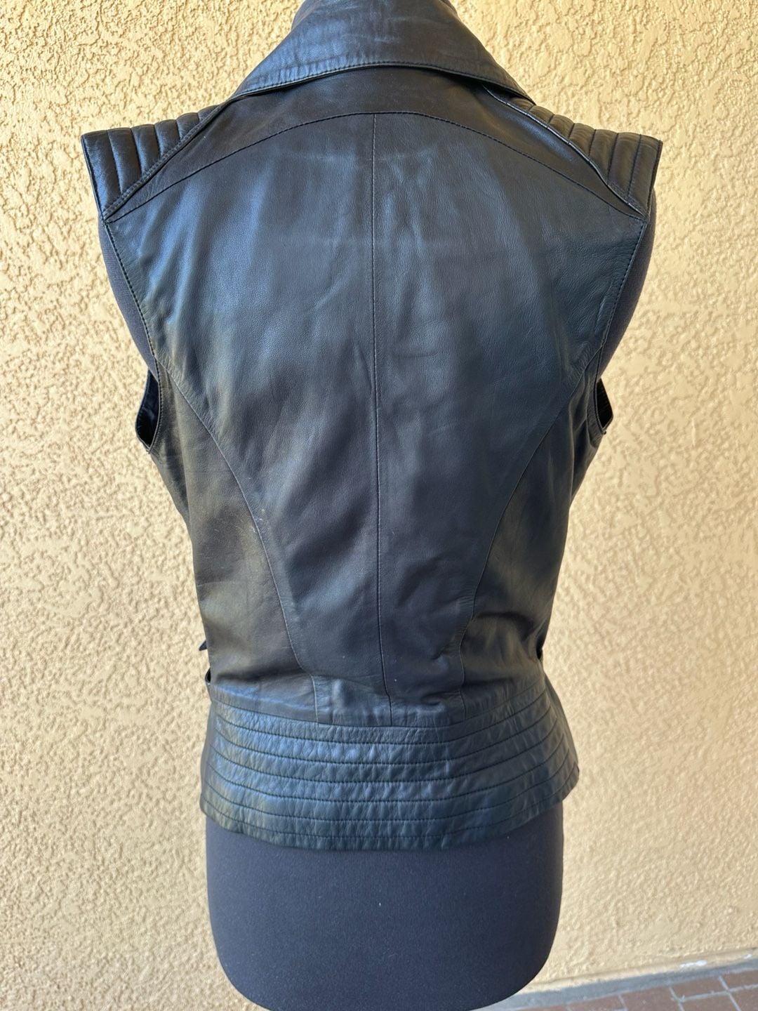 Skingraft Black Leather Moto Vest with Belt and Quilted Shoulders Size M 9