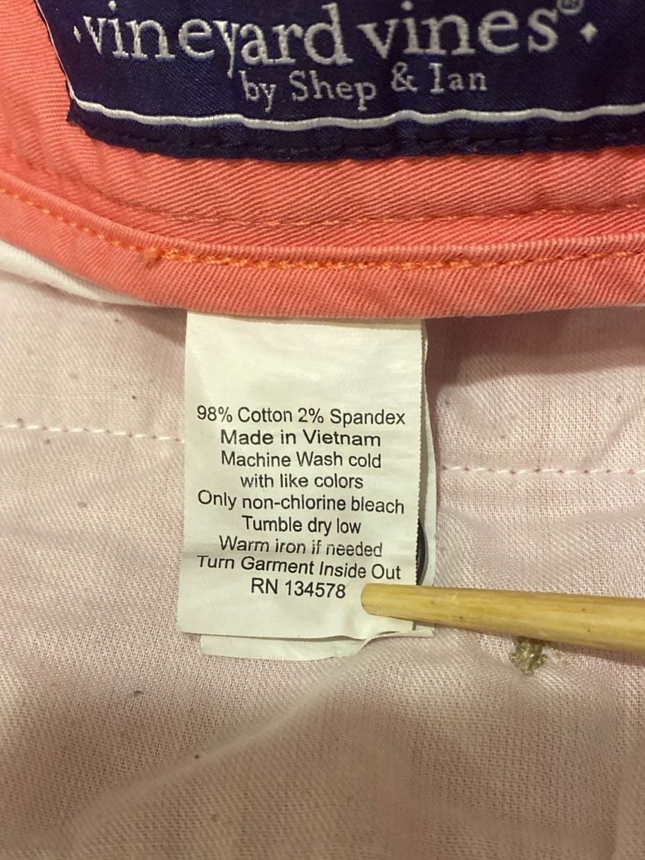Vineyard Vines Men's 9 Inch Breaker Shorts Coral Pink Size 36 7