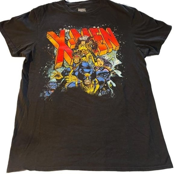 MARVEL T-SHIRT SIZE  M USED GREAT CONDITION. ...
