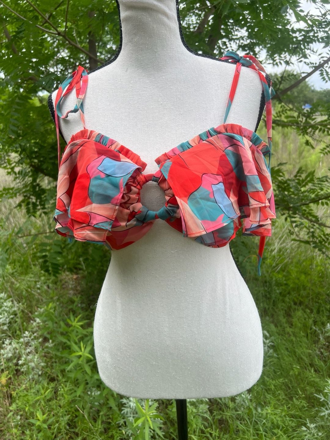 Luxxel Abstract Print Ruffle Ring Detail Tie Strap Crop Top Size M 2