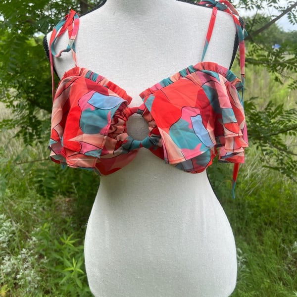 Luxxel Abstract Print Ruffle Ring Detail Tie Strap Crop Top Size M