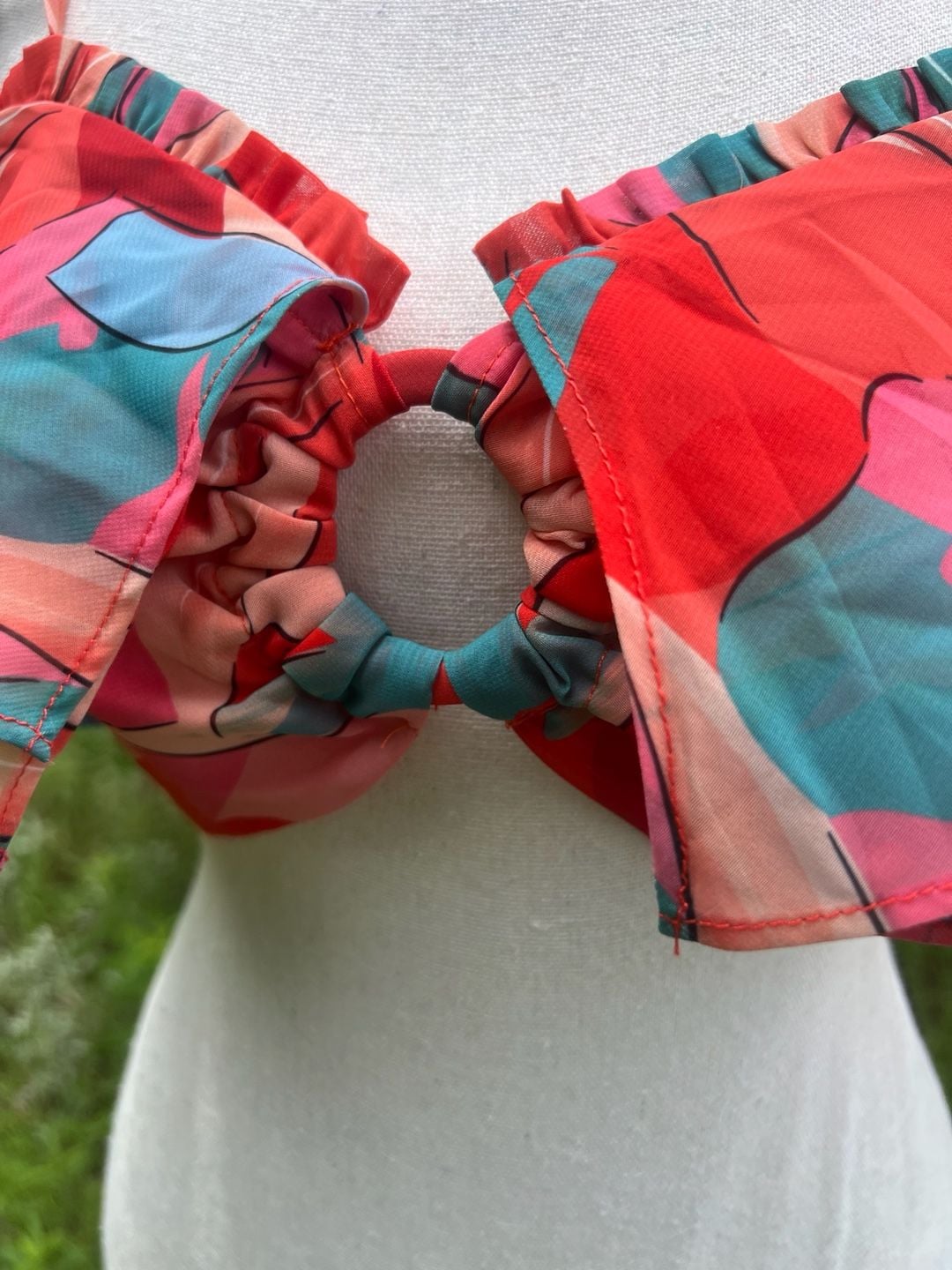 Luxxel Abstract Print Ruffle Ring Detail Tie Strap Crop Top Size M 4
