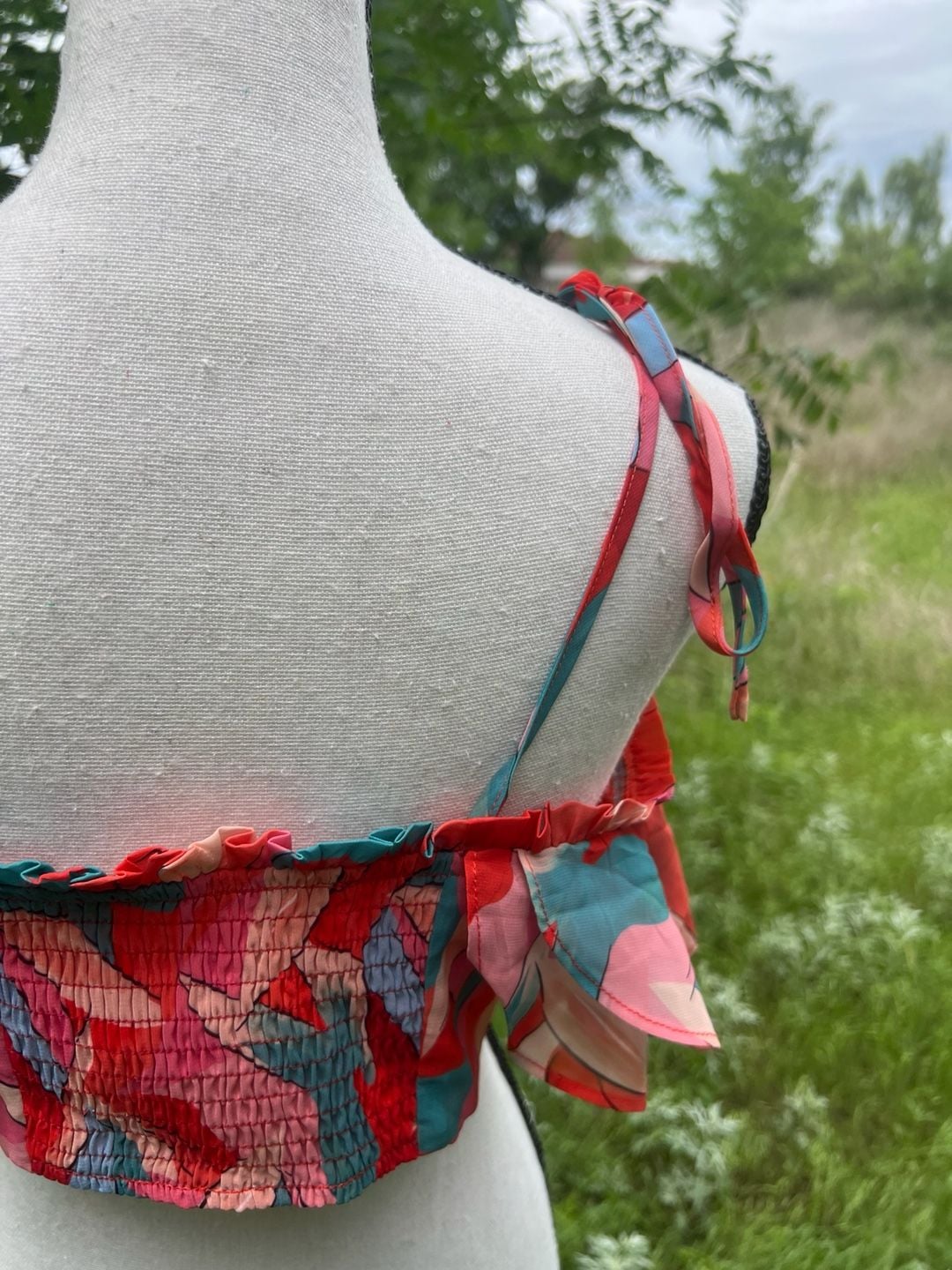 Luxxel Abstract Print Ruffle Ring Detail Tie Strap Crop Top Size M 13