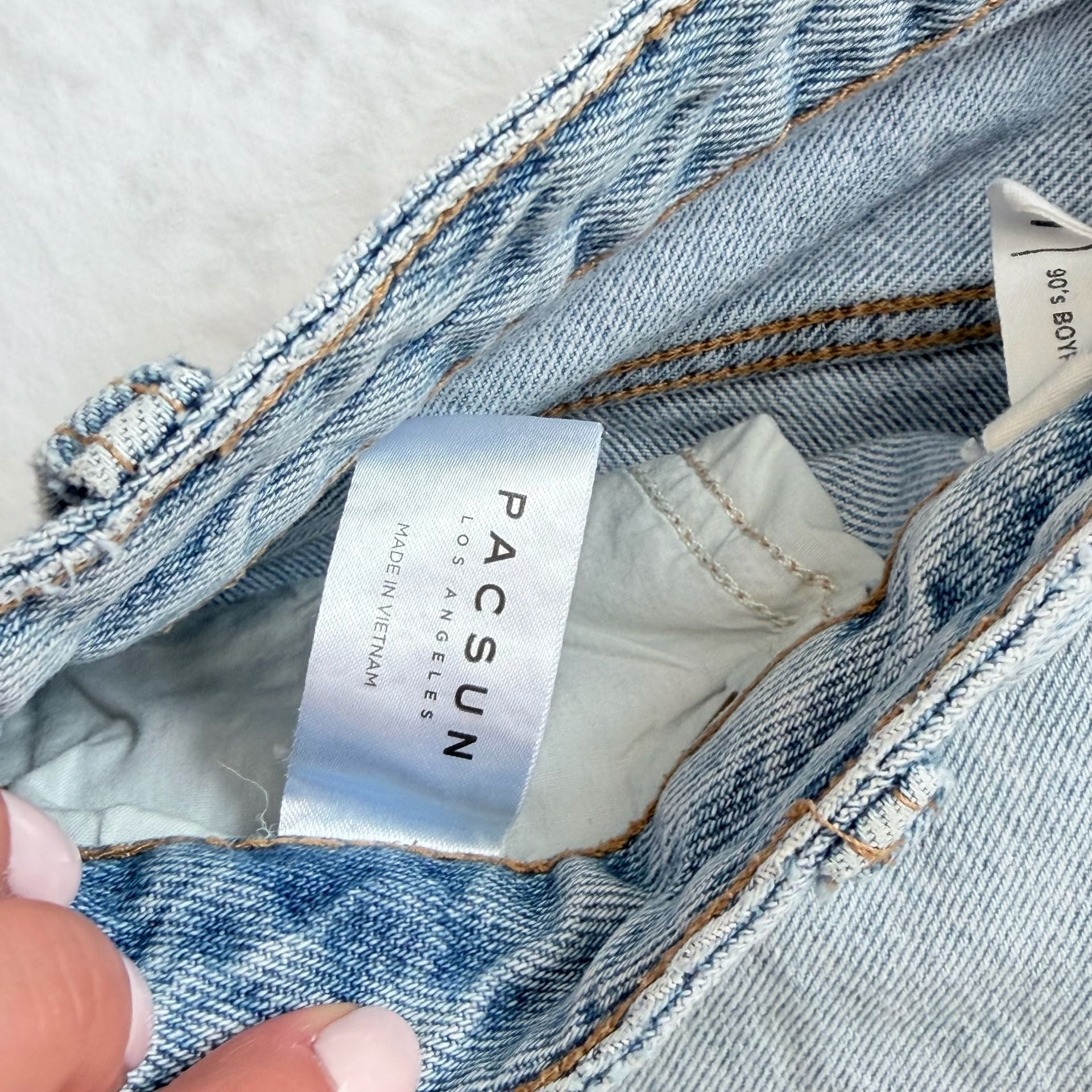 PacSun 90's Boyfriend Distressed Denim Shorts Size 27 4