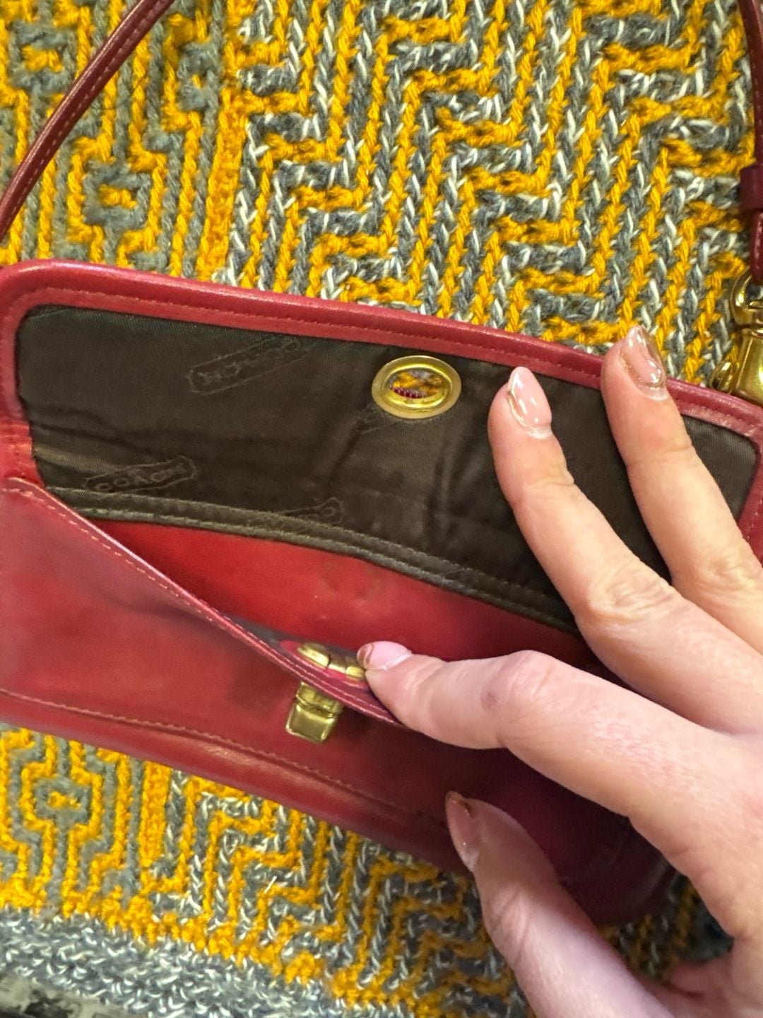 Coach Vintage Red Leather Soho Turnlock Wristlet Small Bag 4