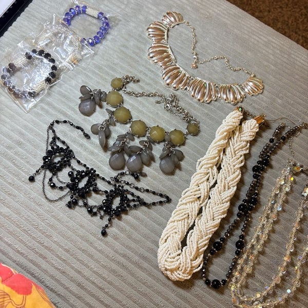 9pc Fashion Jewelry Lot Monet Silver Shell Collar Necklace Icing Beaded Bib Statement Necklaces