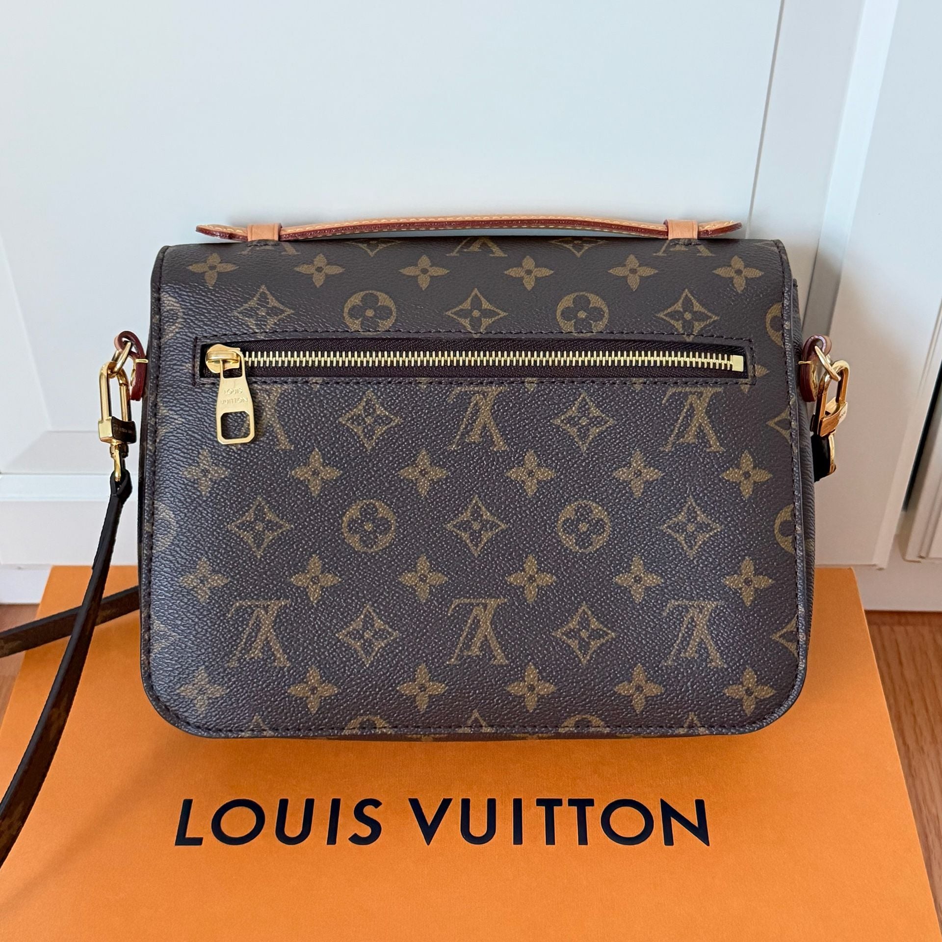 Louis Vuitton Pochette Métis Monogram Canvas Bag 9