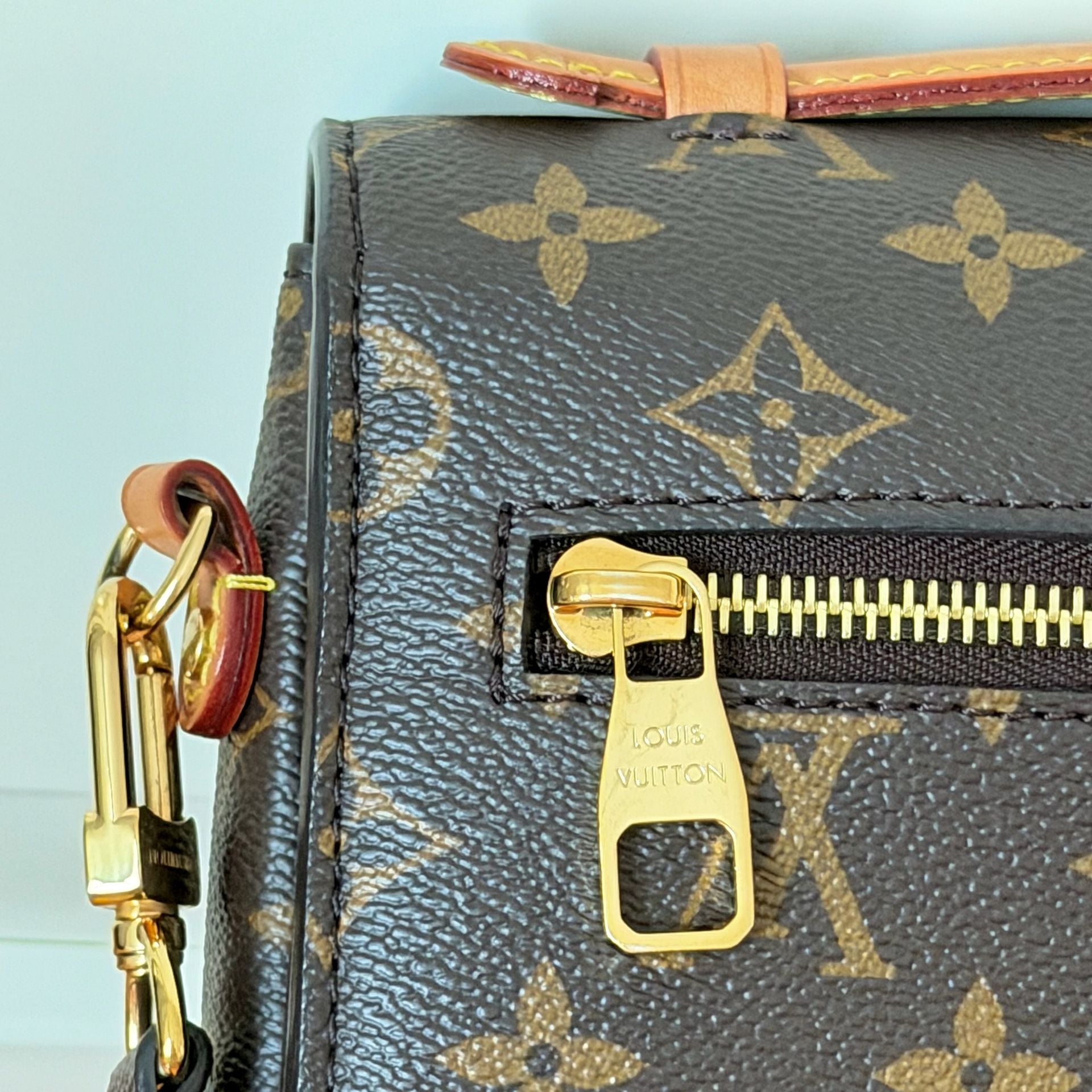 Louis Vuitton Pochette Métis Monogram Canvas Bag 12