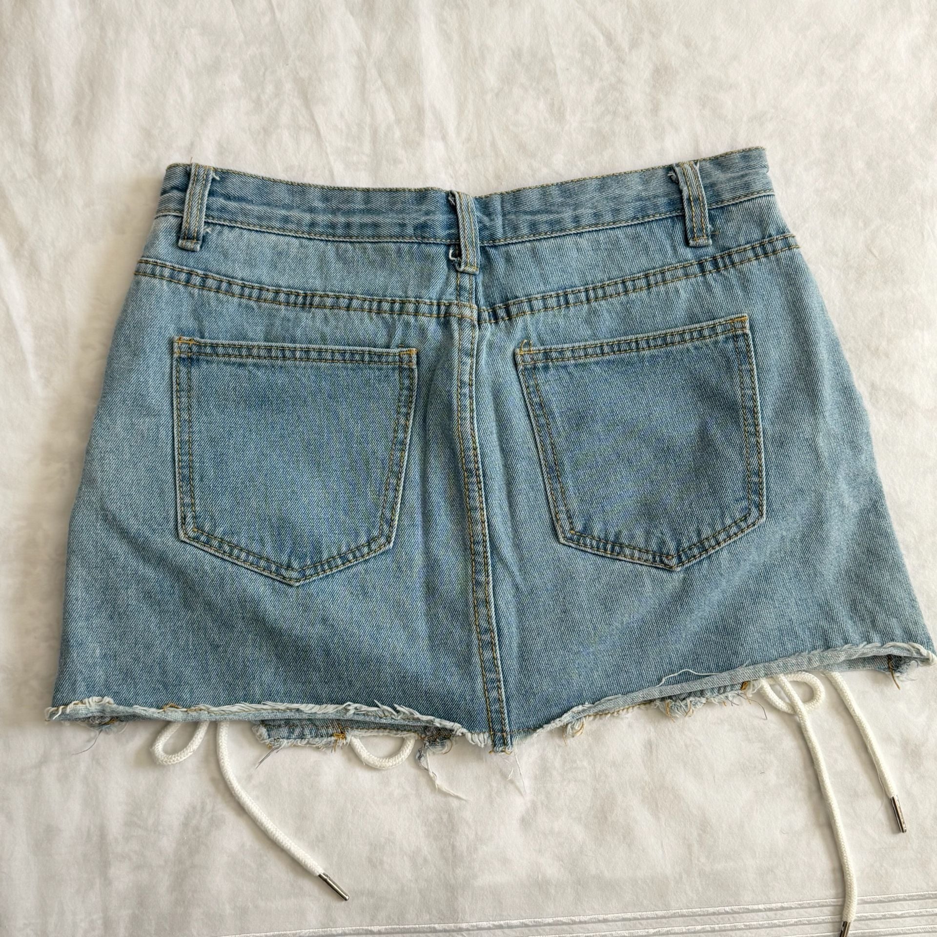 Pinkyotto Lace-Up Raw Hem Denim Skort Size M 4