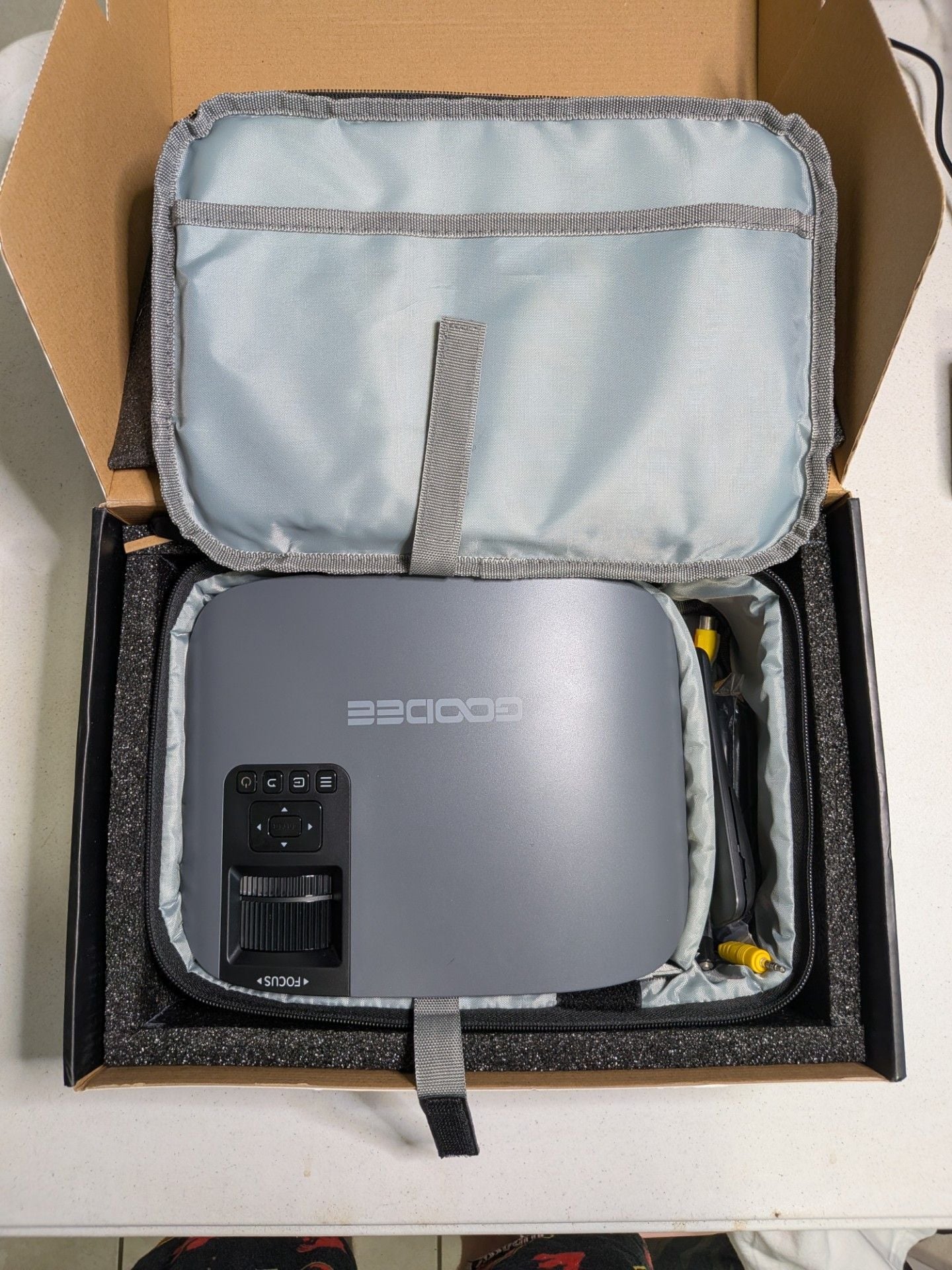 GooDee YG600 Plus 1080P Native Projector with Carrying Case and Accessories 1