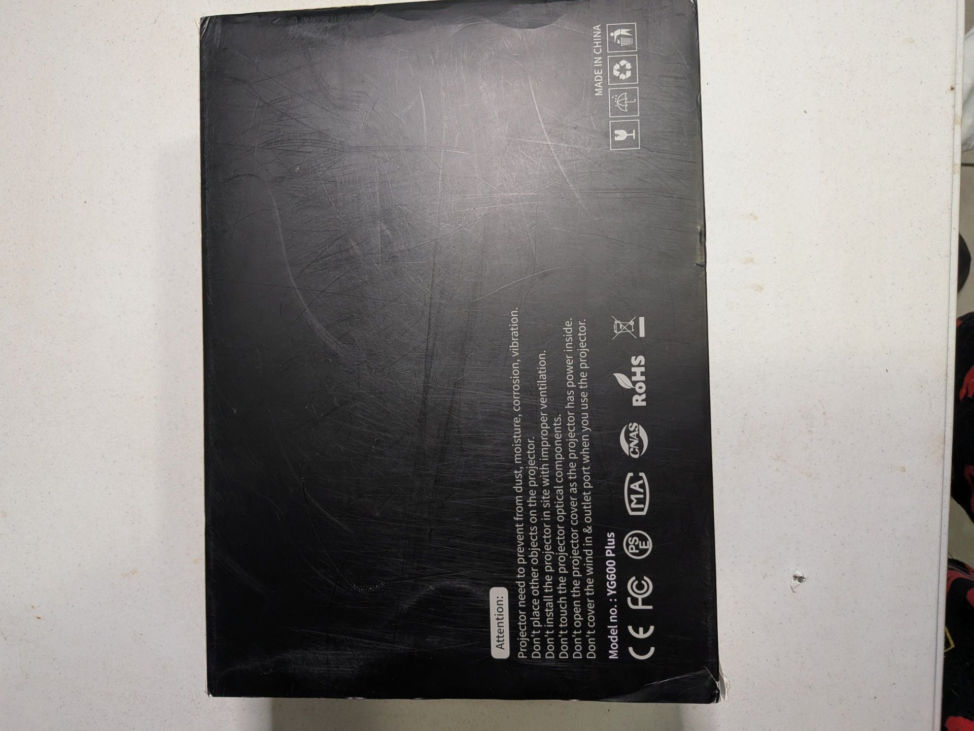 GooDee YG600 Plus 1080P Native Projector with Carrying Case and Accessories 8
