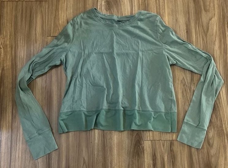 Long Sleeve Wrap Back Green Athletic Crop Top 2