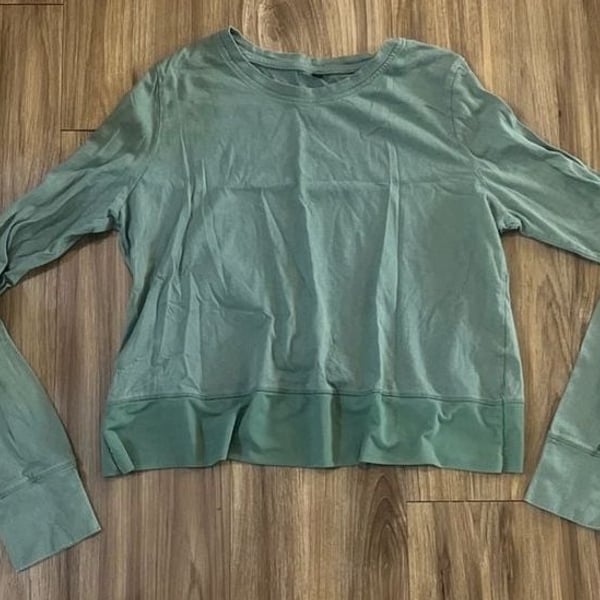 Long Sleeve Wrap Back Green Athletic Crop Top 