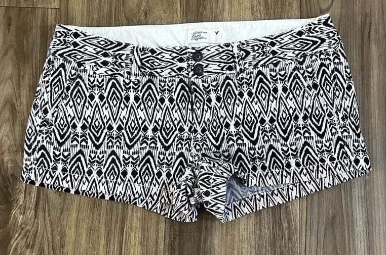 American Eagle Outfitters Black & White Geometric Tribal Print Midi Shorts 2