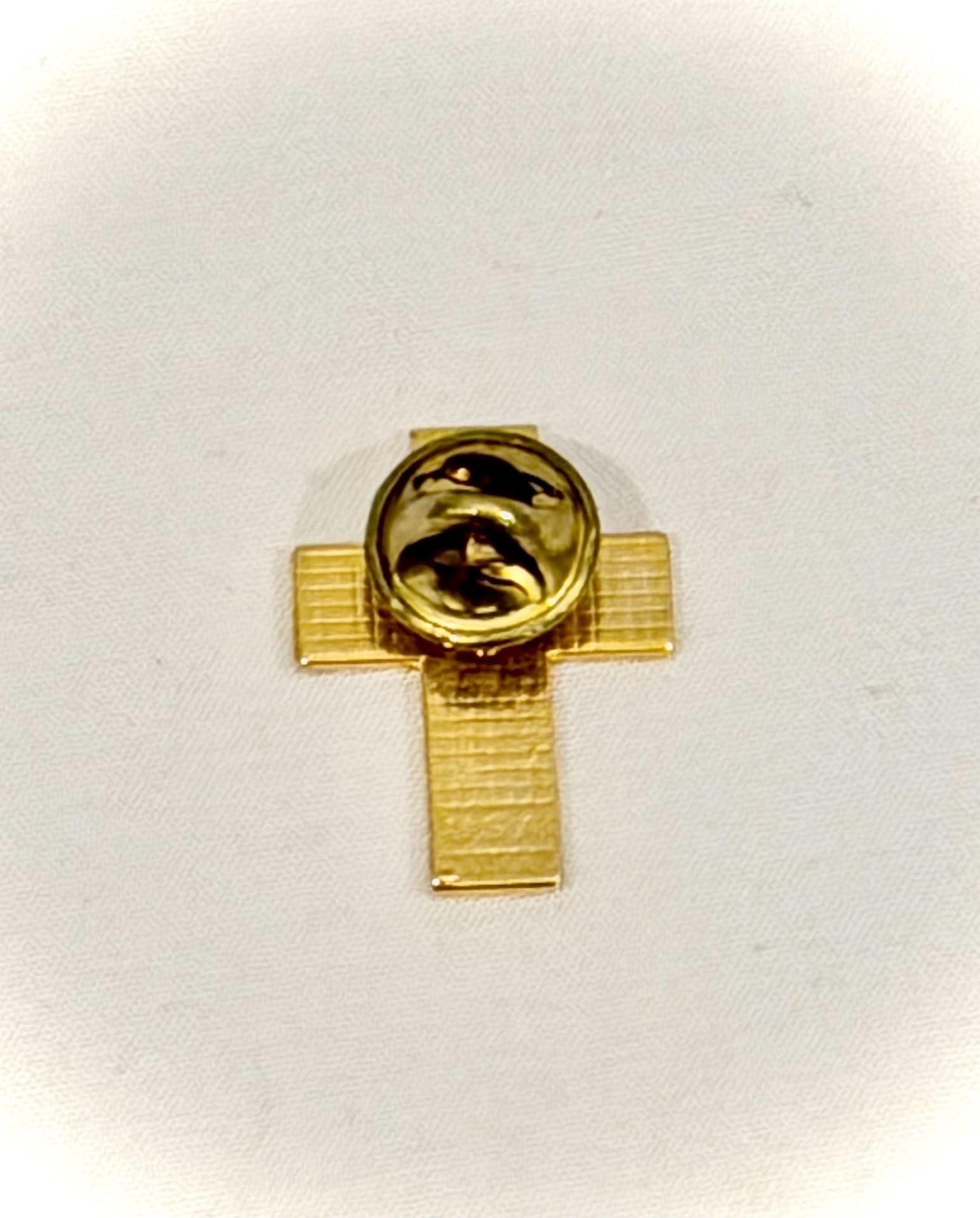 American Flag Cross Lapel Pin Gold Tone Enamel Patriotic Christian 3