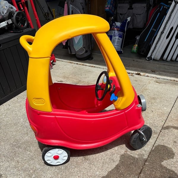 Little Tikes Cozy Coupe Ride on, EUC!
Comes with manual. Grandson grew out of it before we got to use it.
Porch pickup near 112th and N. Oak Trafficway.
XPOSTED
FCFS
Cash or Venmo