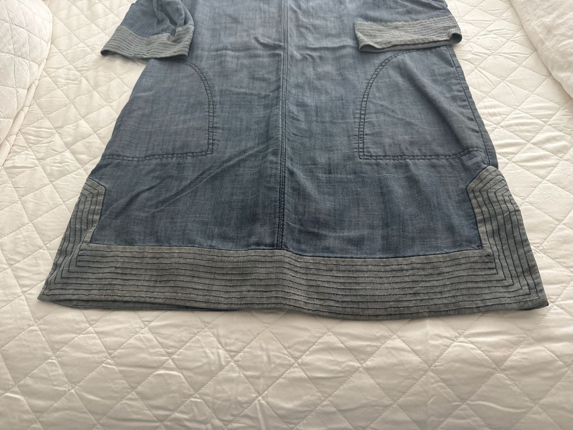 Trina Turk Chambray Shift Dress with Contrast Stitched Trim Size S 4