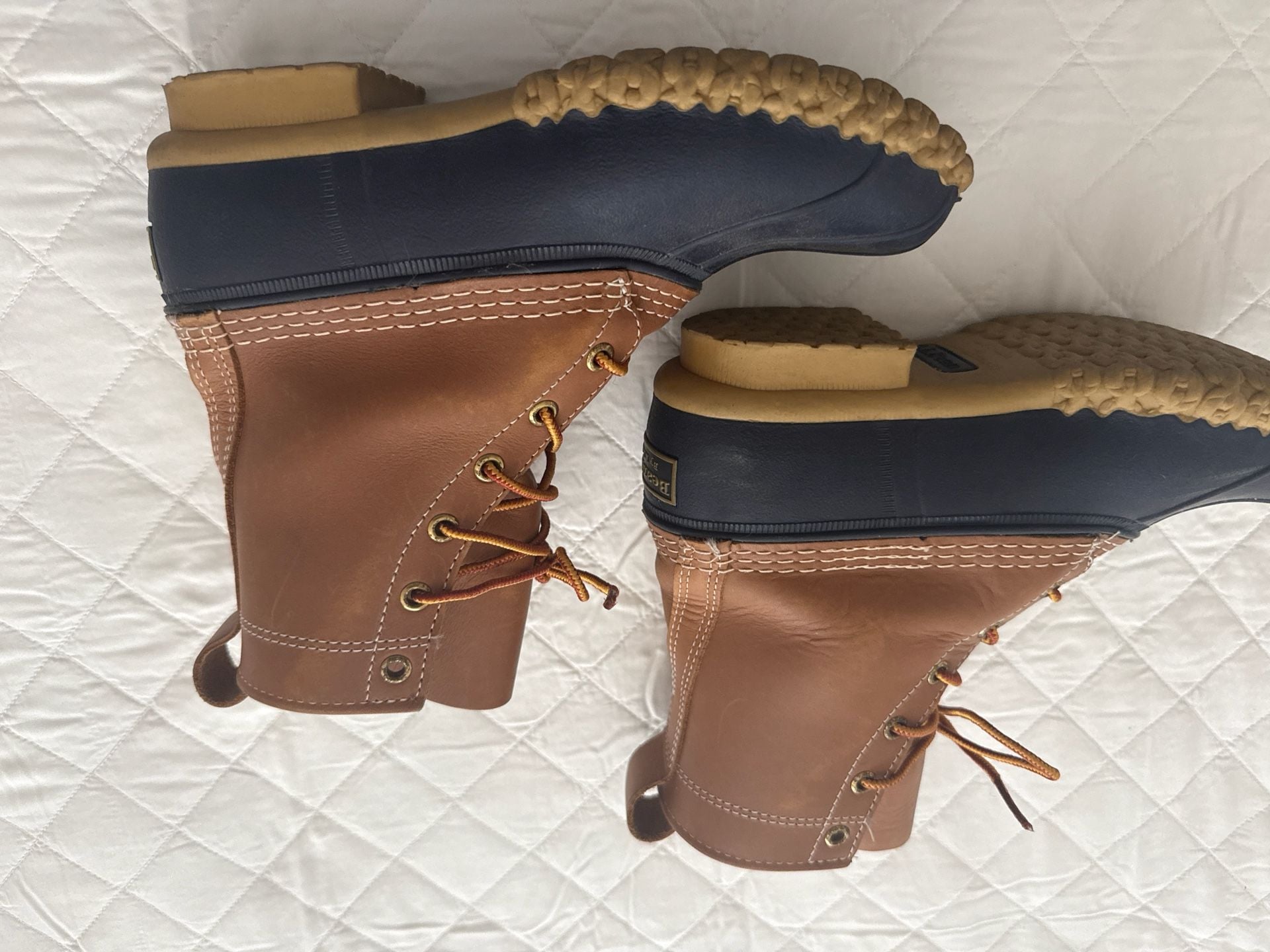 L.L. Bean 8" Bean Boots Tan Navy Duck Boots Size 6 M 4