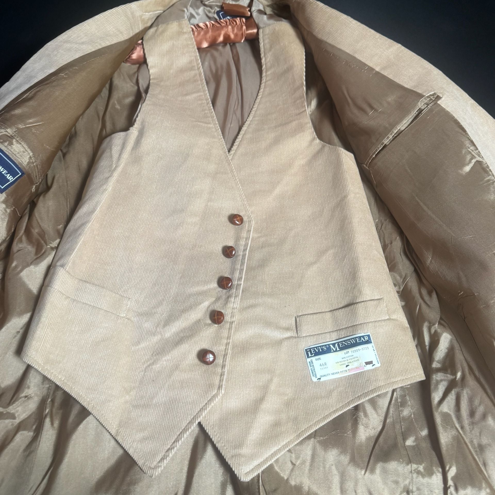 Vintage Levi's Menswear Corduroy Blazer and Vest Set 46R Tan with Elbow Patches 3