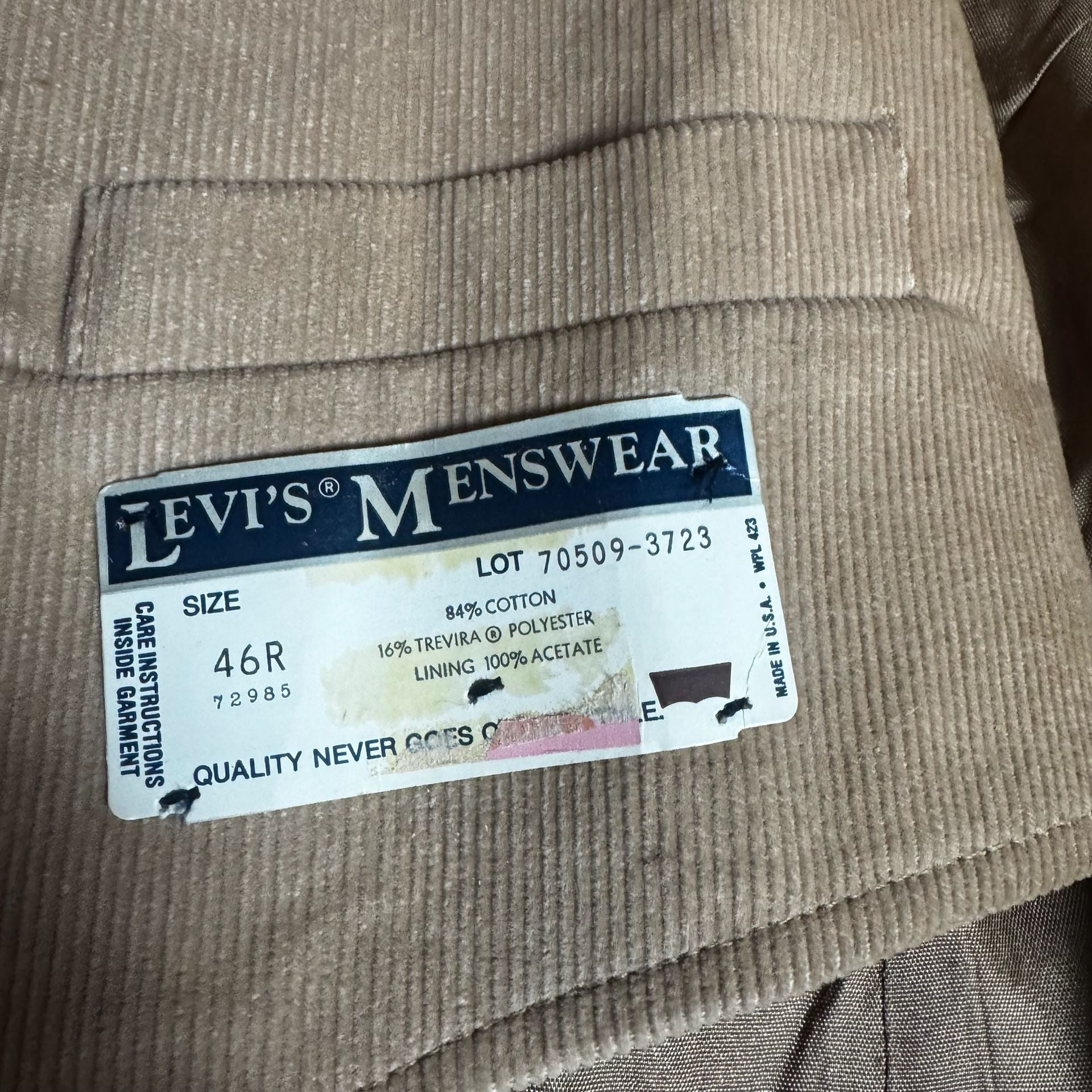 Vintage Levi's Menswear Corduroy Blazer and Vest Set 46R Tan with Elbow Patches 4
