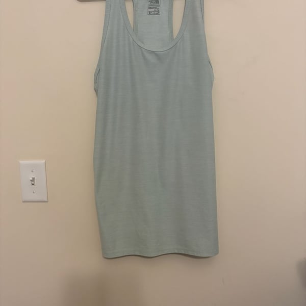 The North Face Women's FlashDry Racerback Tank Top XL Light Green