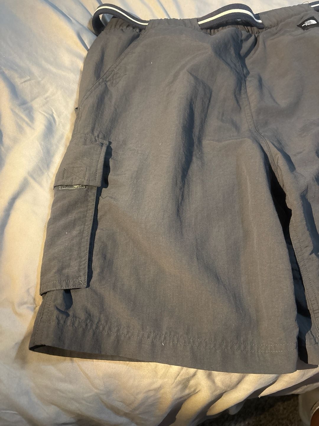 The North Face Men's Grey Cargo Shorts Size Small 10