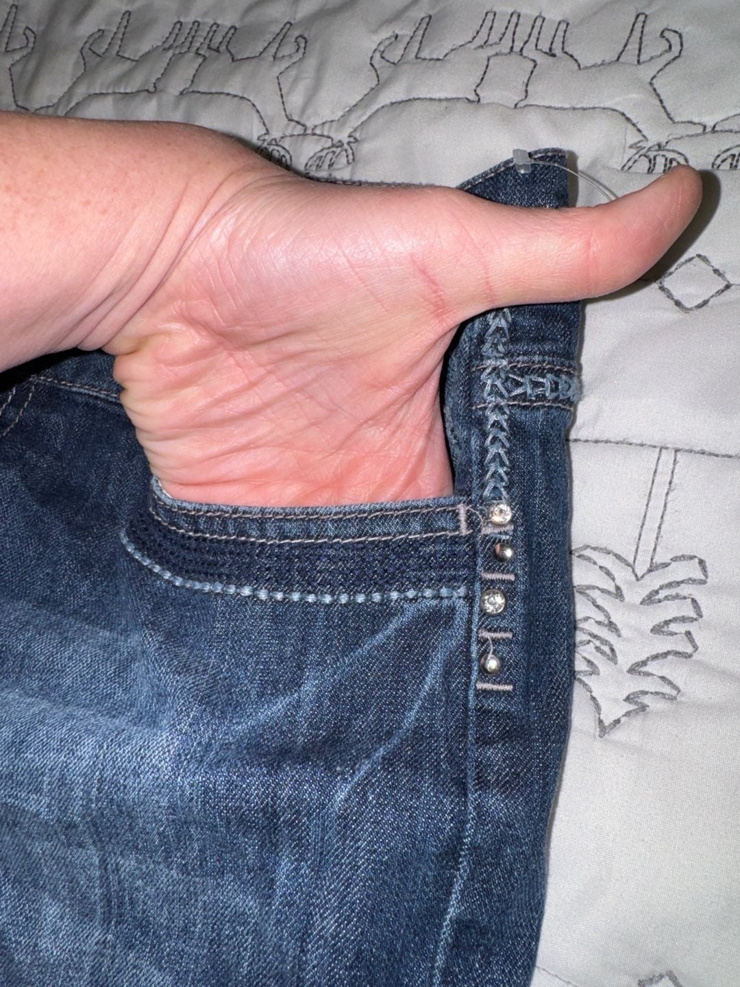 White House Black Market Blanc Glamorous Bootcut Jeans Size 4R 5