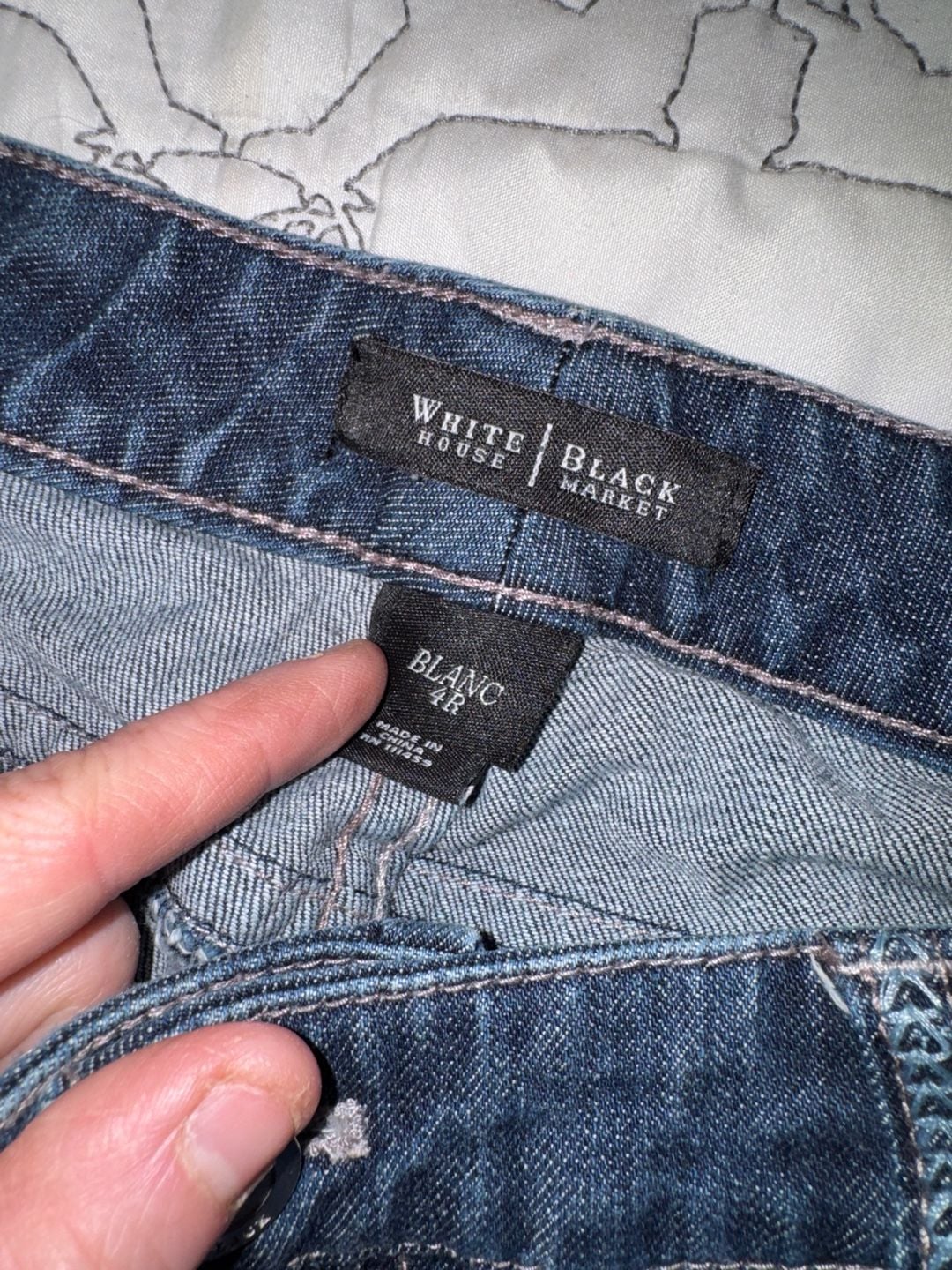 White House Black Market Blanc Glamorous Bootcut Jeans Size 4R 6
