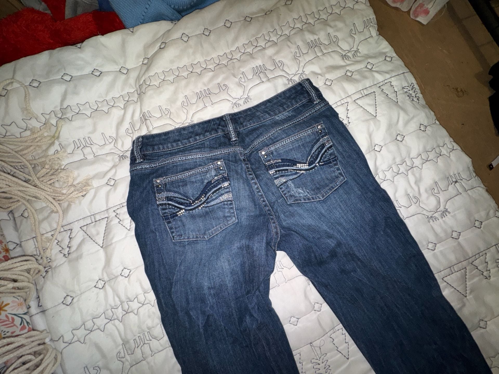 White House Black Market Blanc Glamorous Bootcut Jeans Size 4R 12