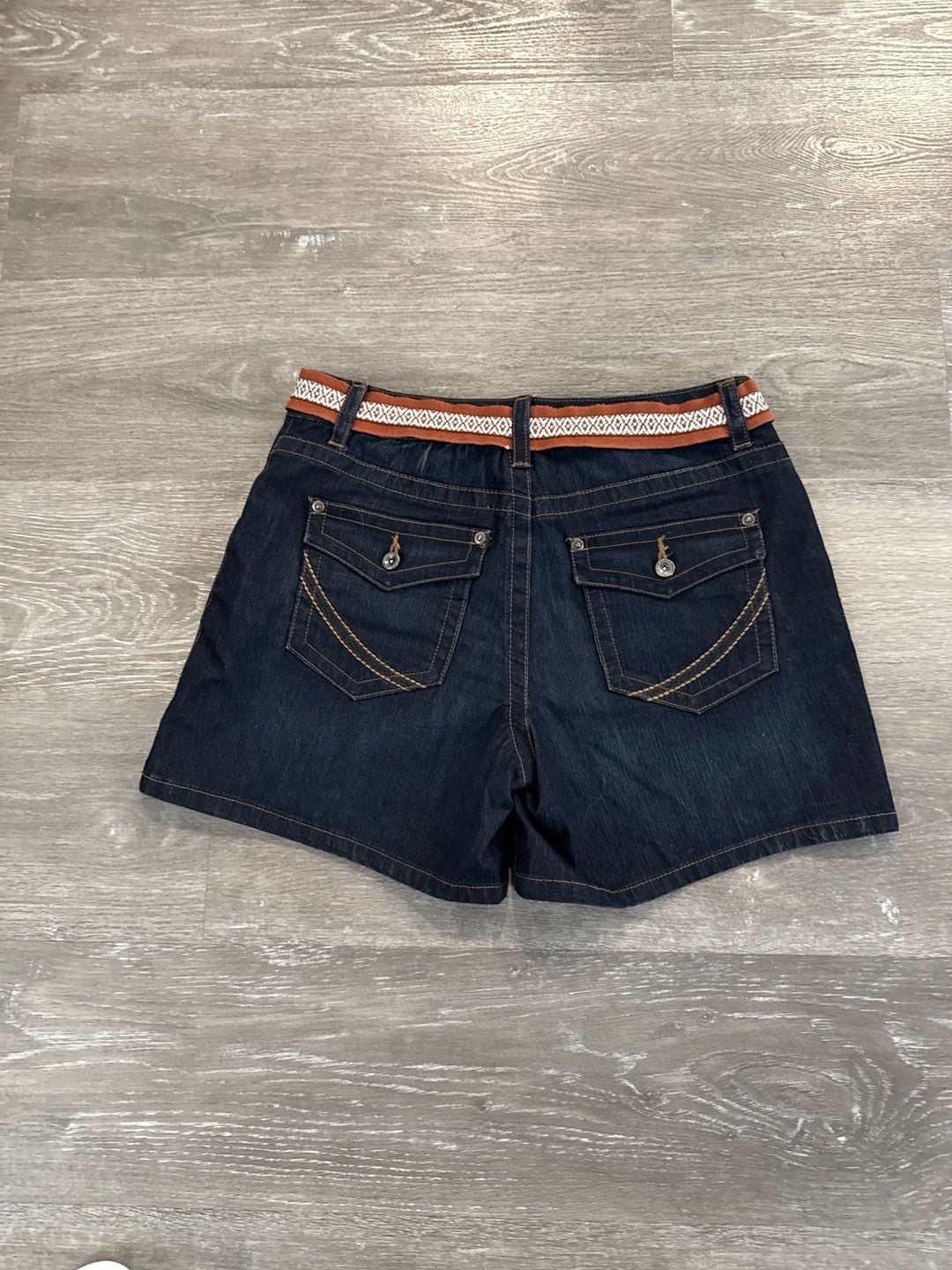 Sonoma Life + Style Modern Short Dark Wash Denim Shorts with Belt Size 4 8