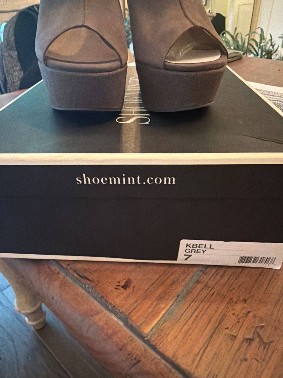 ShoeMint Kbell Grey Peep Toe Wedge Sandals Size 7 5