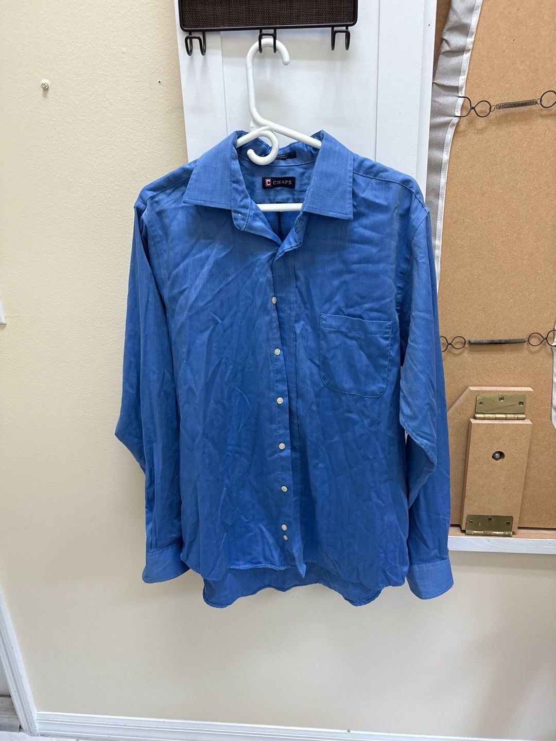 Chaps Easy Care Blue Herringbone Button Down Shirt Size Large 16-16.5 36/37 2