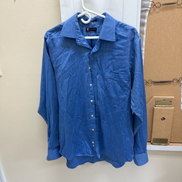 Chaps Easy Care Blue Herringbone Button Down Shirt Size Large 16-16.5 36/37
