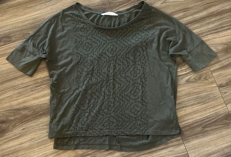 Old Navy Olive Green Embroidered Short Sleeve Top Size S/P 2
