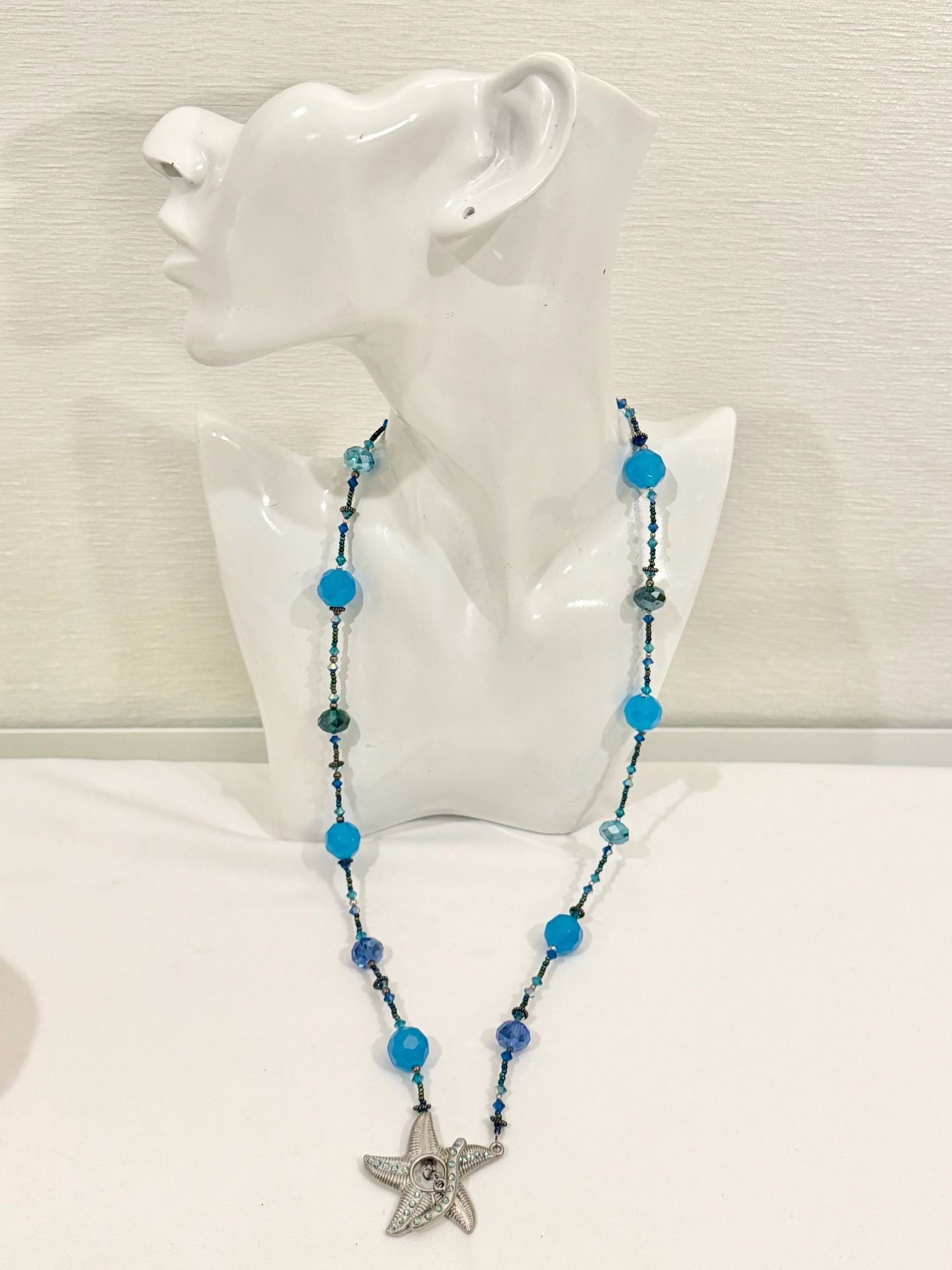 Coastal Summer Beachy Blue & Green Beaded Starfish Toggle Necklace 26 Inch 3