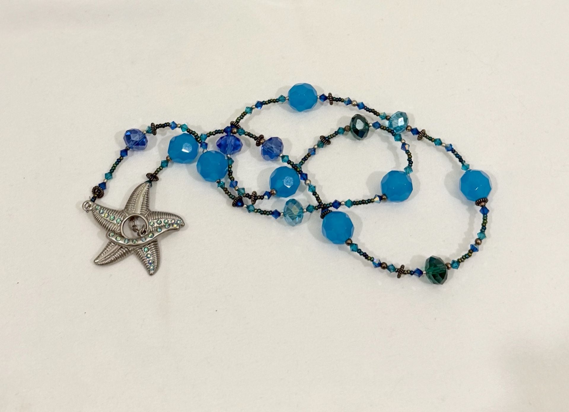 Coastal Summer Beachy Blue & Green Beaded Starfish Toggle Necklace 26 Inch 4