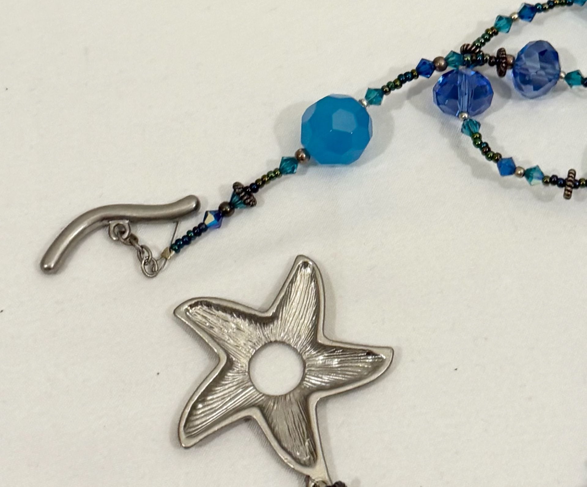 Coastal Summer Beachy Blue & Green Beaded Starfish Toggle Necklace 26 Inch 5