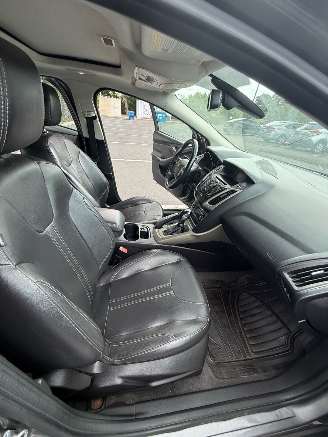 2012 Ford Focus SEL Sedan 8