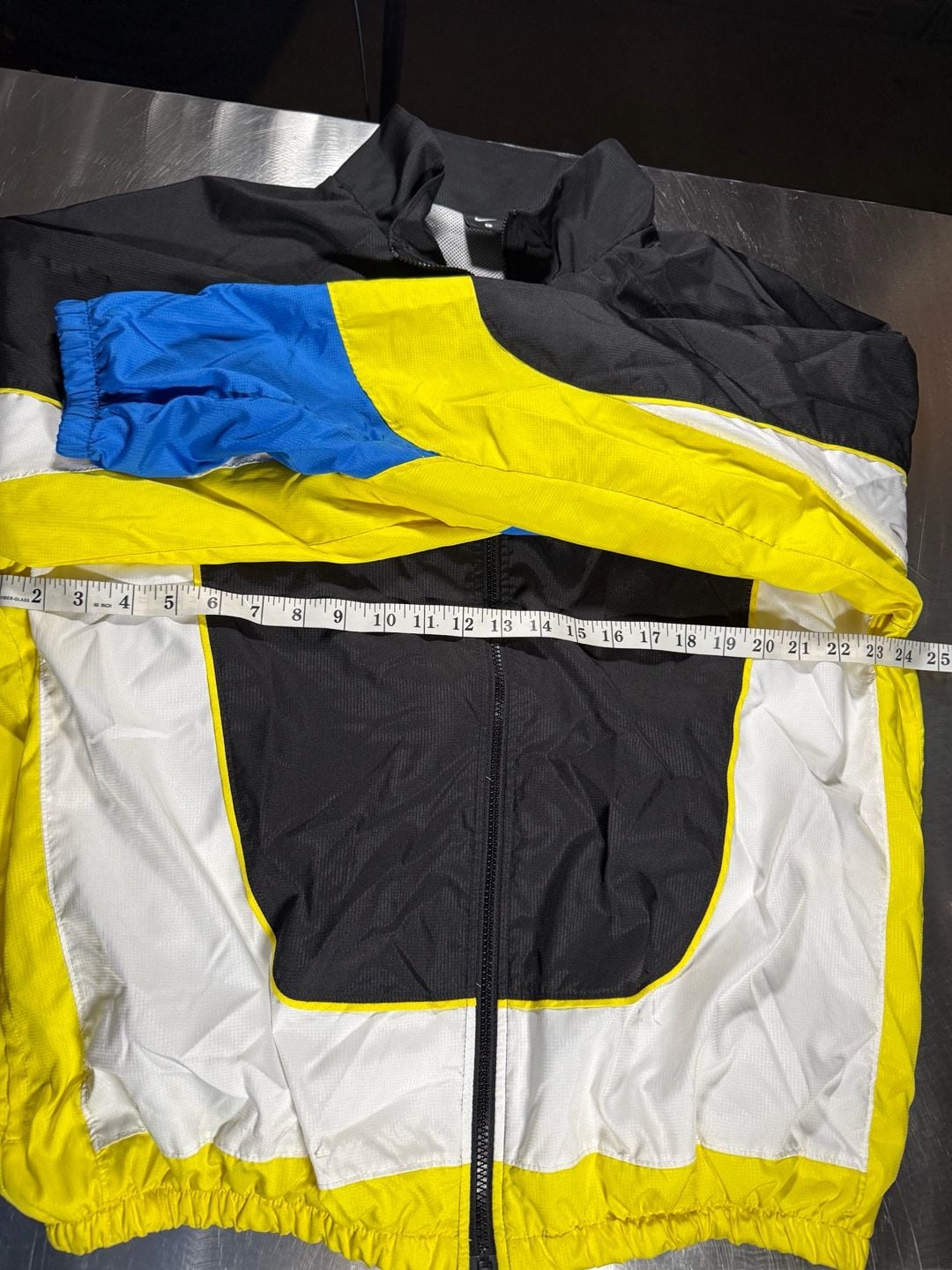Nike Run Division Reflective Pinstripe Full-Zip Running Jacket 9