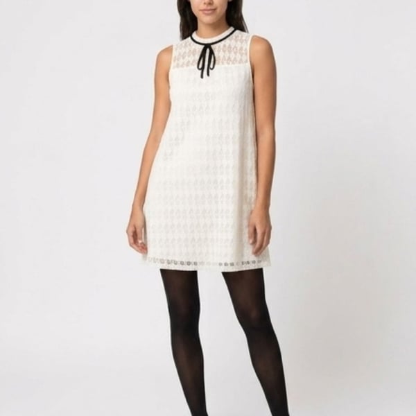 Forever 21 Sleeveless Lace Tie-Neck Shift Dress