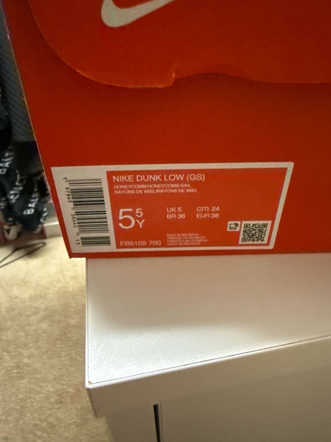 Nike Dunk Low GS Honeycomb Sail FB9109-700 Size 5.5Y 5