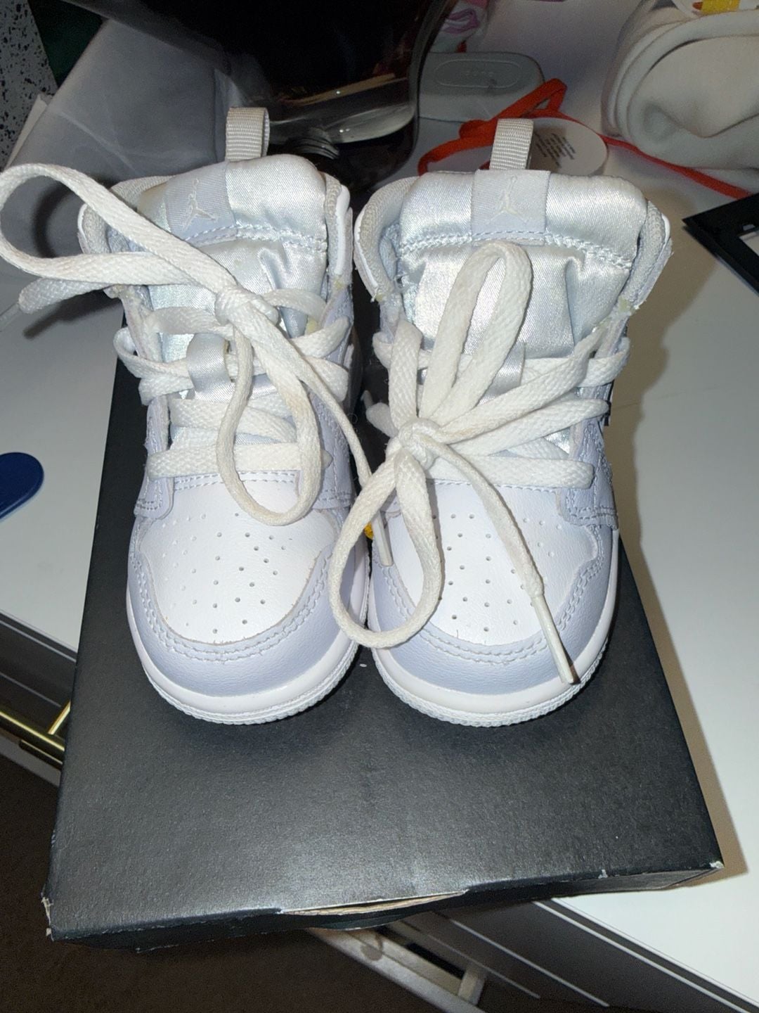 Air Jordan 1 Mid TD White Pure Platinum Toddler Sneakers 1