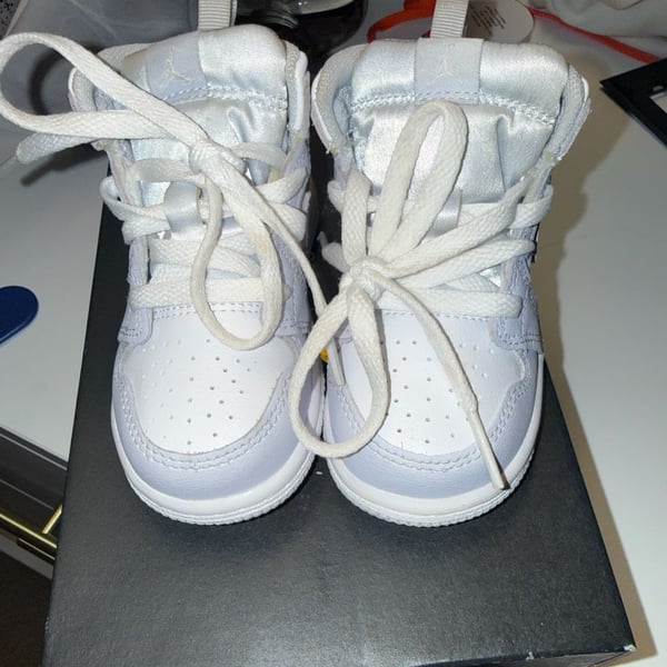 Air Jordan 1 Mid TD White Pure Platinum Toddler Sneakers