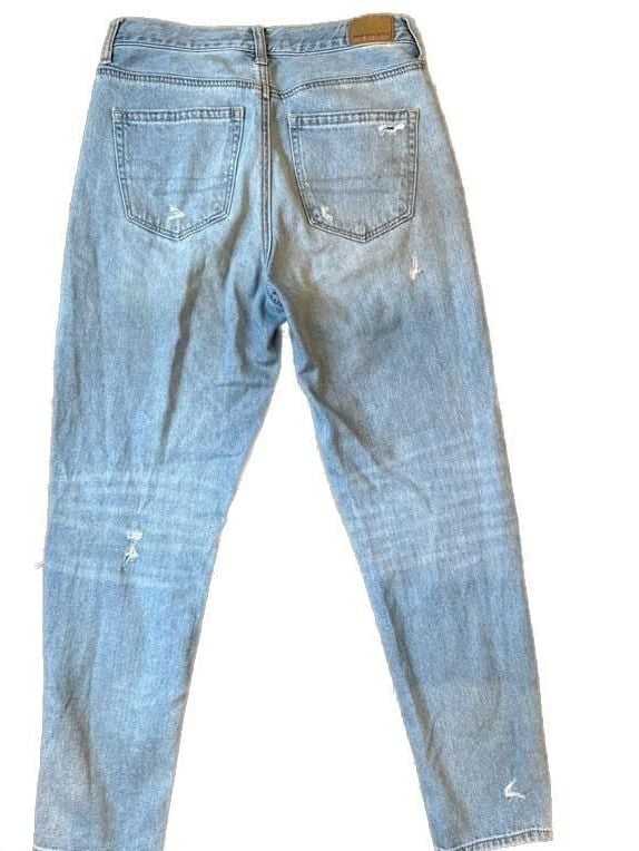 American Eagle Distressed Mom Jean Size 6 Regular 6